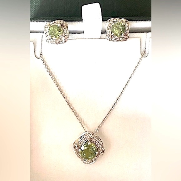 HP💘Peridot 925 Sterling Silver Necklace and Earring Set - Picture 6 of 16